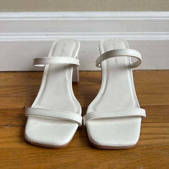 White strappy heels size 6 - Picture 5 of 8